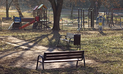 home-swing-sets-that-outshine-the-local-park